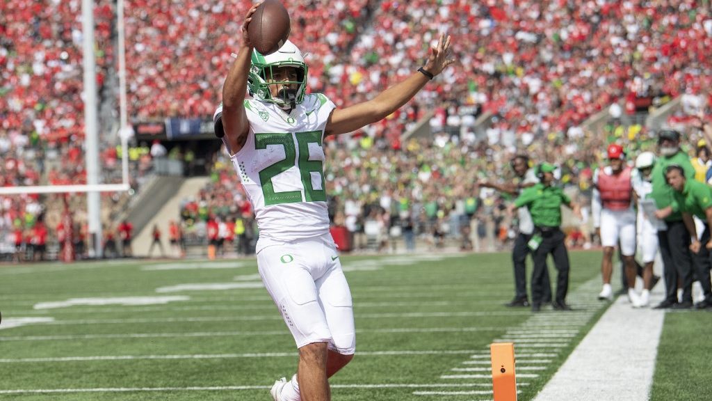 Arizona vs. Oregon College Football Week 4 Picks and Odds Breakdown