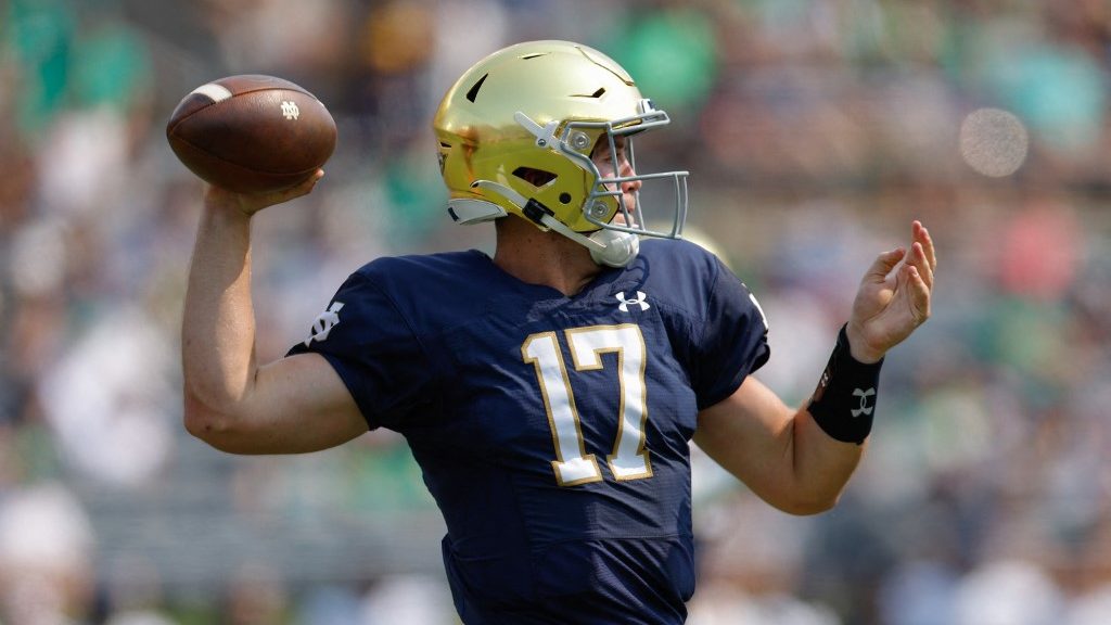 Notre Dame vs. Wisconsin NCAAF Week 4: Expect Close Battle of Ranked Teams in Chicago
